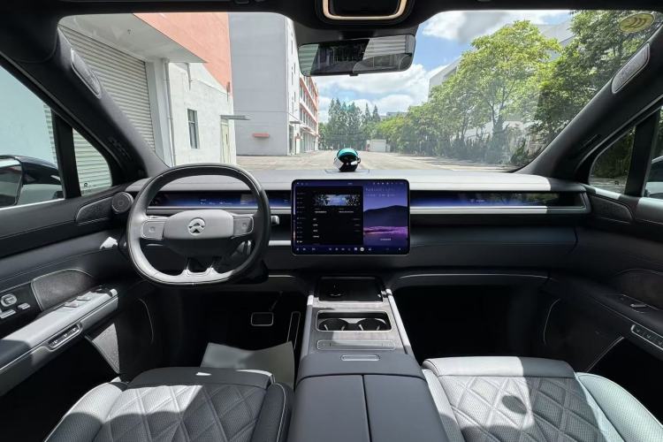 Used Nio ES8 2026 Model 6-seat Executive Signature Edition Interior 8