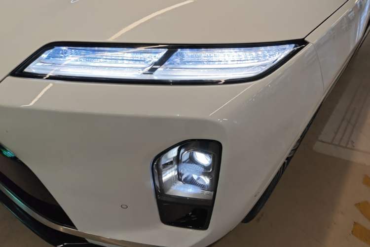 Used Nio ES8 2026 Model 6-seat Executive Signature Edition Left Front Headlight