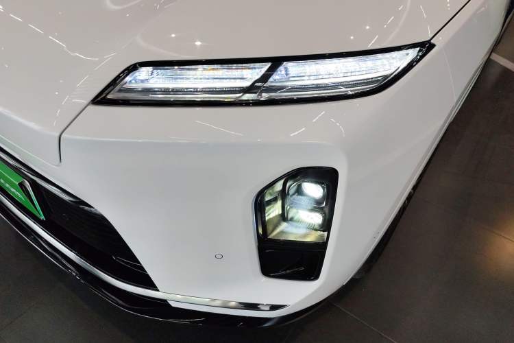 Used Nio ES8 2026 Model 6-seat Executive Signature Edition Left Front Headlight