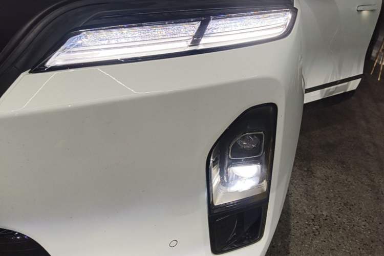 Used Nio ES8 2026 Model 6-seat Executive Signature Edition Left Front Headlight