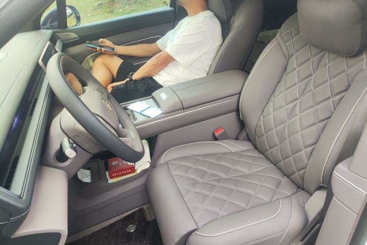Used Nio ES8 2026 Model 6-seat Executive Luxury Edition Left Front Seat