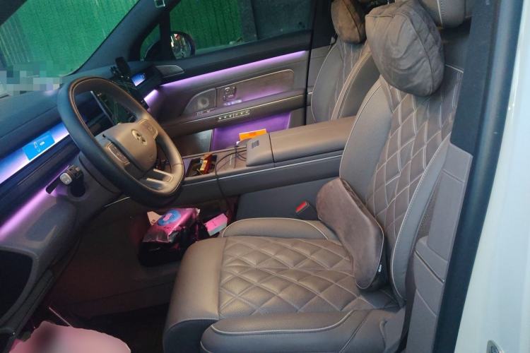 Used Nio ES8 2026 Model 6-seat Executive Luxury Edition Left Front Seat