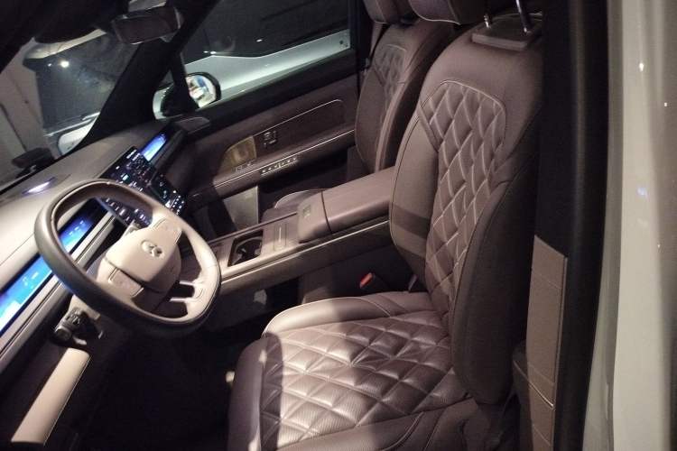 Used Nio ES8 2026 Model 7-seat Executive Luxury Edition Left Front Seat