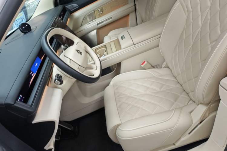 Used Nio ES8 2026 Model 6-seat Executive Luxury Edition Left Front Seat