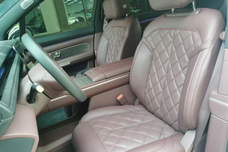 Used Nio ES8 2026 Model 6-seat Executive Luxury Edition Left Front Seat