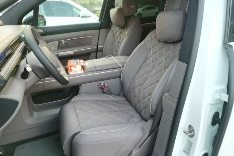 Used Nio ES8 2026 Model 7-seat Executive Luxury Edition Left Front Seat