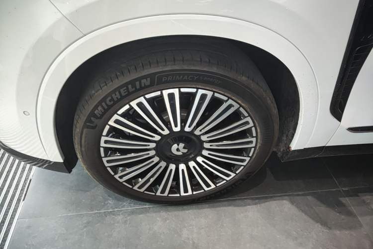 Used Nio ES8 2026 Model 6-seat Executive Luxury Edition Left Front Wheel Hub