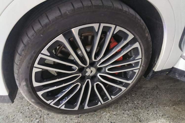 Used Nio ES8 2026 Model 6-seat Executive Signature Edition Left Front Wheel Hub
