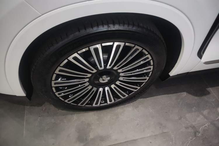 Used Nio ES8 2026 Model 6-seat Executive Luxury Edition Left Front Wheel Hub