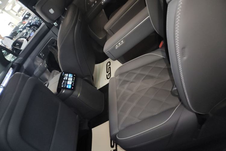 Used Nio ES8 2026 Model 6-seat Executive Signature Edition Left Rear Seat
