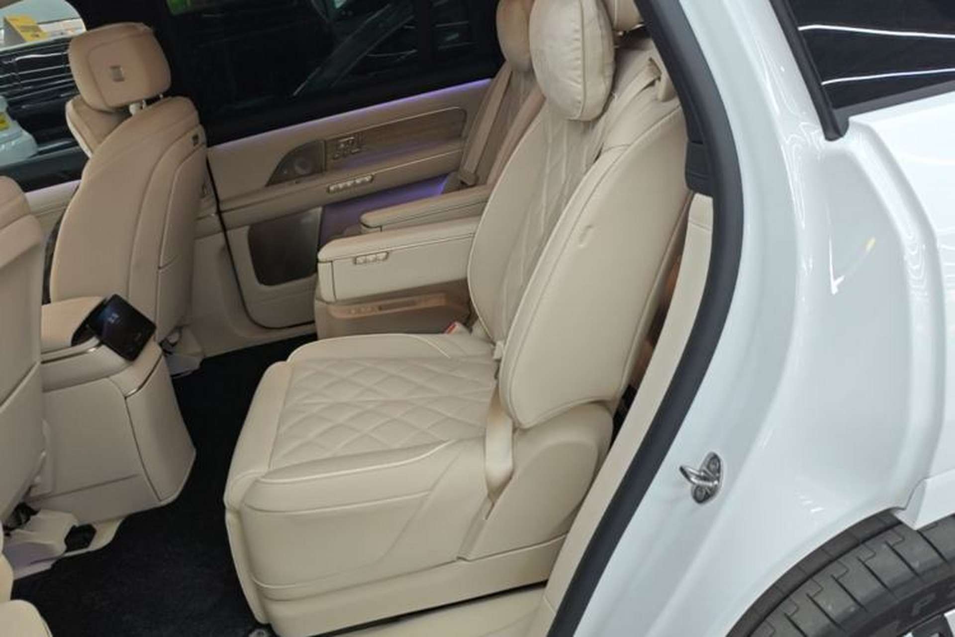 Used Nio ES8 2026 Model 6-seat Executive Signature Edition Left Rear Seat