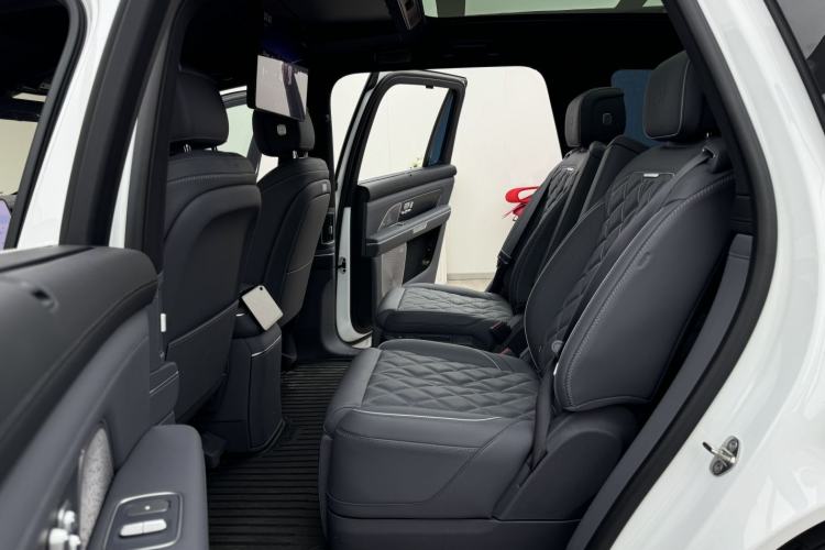 Used Nio ES8 2026 Model 6-seat Executive Signature Edition Left Rear Seat