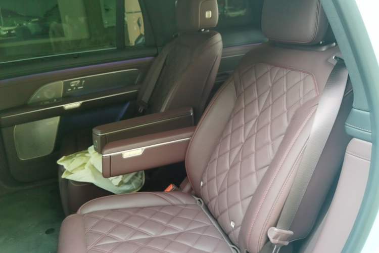 Used Nio ES8 2026 Model 6-seat Executive Luxury Edition Left Rear Seat