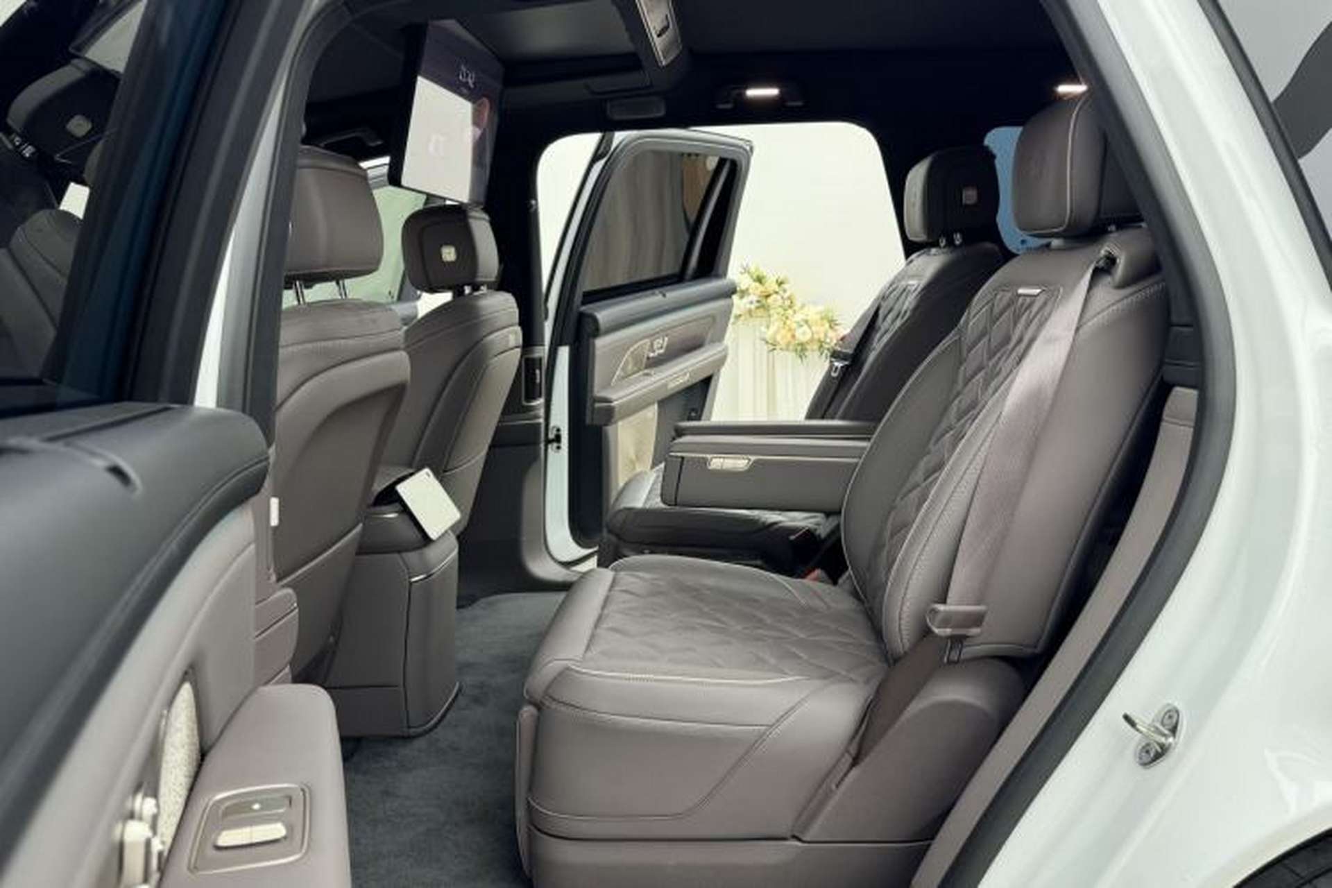 Used Nio ES8 2026 Model 6-seat Executive Signature Edition Left Rear Seat