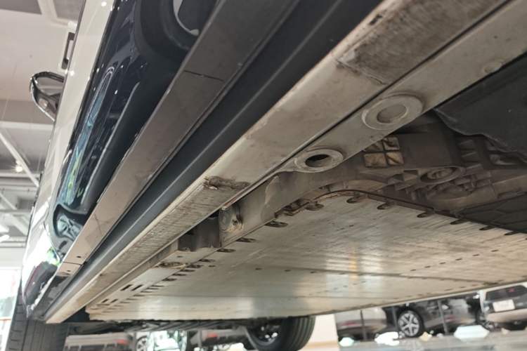 Used Nio ES8 2026 Model 6-seat Executive Signature Edition Left Side Sill