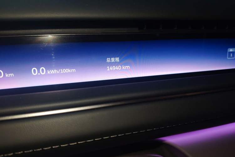 Used Nio ES8 2026 Model 6-seat Executive Luxury Edition Odometer Close Up
