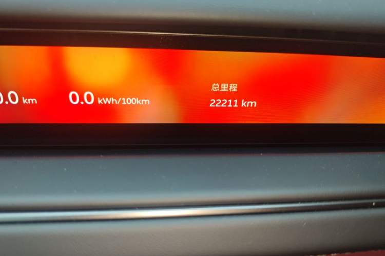 Used Nio ES8 2026 Model 6-seat Executive Signature Edition Odometer Close Up