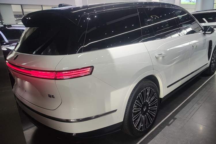 Used Nio ES8 2026 Model 6-seat Executive Luxury Edition Rear Right 45 Deg