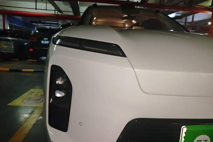 Used Nio ES8 2026 Model 6-seat Executive Luxury Edition Right Front Headlight