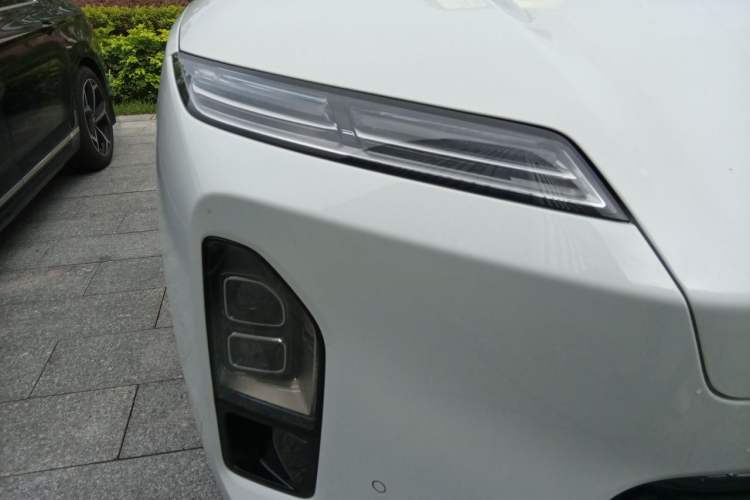 Used Nio ES8 2026 Model 6-seat Executive Luxury Edition Right Front Headlight