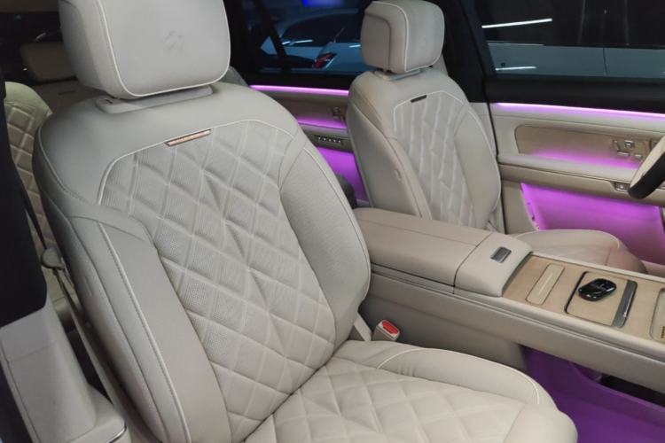 Used Nio ES8 2026 Model 6-seat Executive Signature Edition Right Front Seat