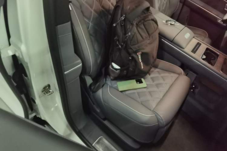Used Nio ES8 2026 Model 6-seat Executive Luxury Edition Right Front Seat