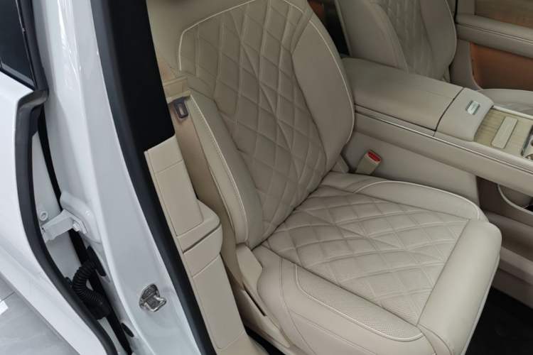 Used Nio ES8 2026 Model 6-seat Executive Luxury Edition Right Front Seat