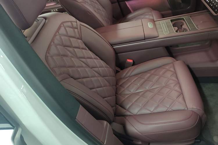 Used Nio ES8 2026 Model 6-seat Executive Luxury Edition Right Front Seat