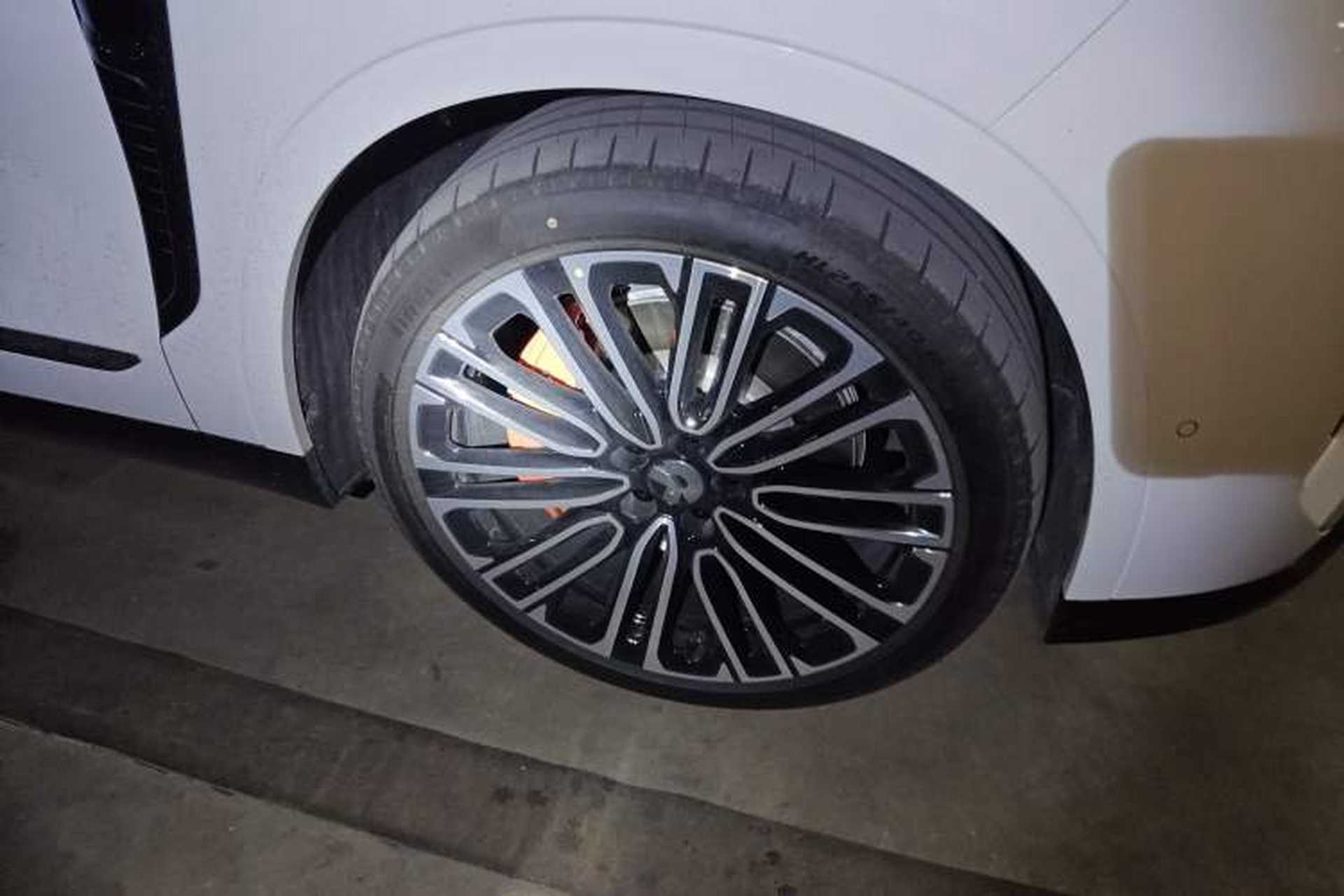Used Nio ES8 2026 Model 6-seat Executive Signature Edition Right Front Wheel Hub