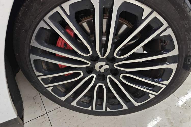 Used Nio ES8 2026 Model 6-seat Executive Signature Edition Right Front Wheel Hub