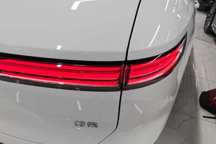 Used Nio ES8 2026 Model 6-seat Executive Signature Edition Right Rear Taillight