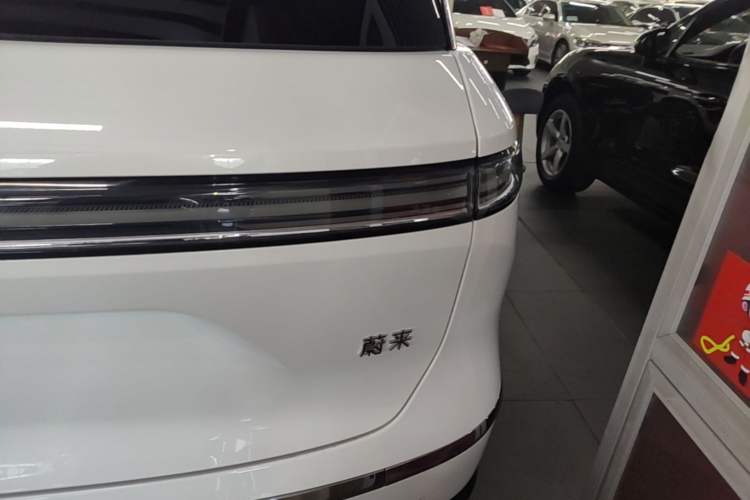 Used Nio ES8 2026 Model 6-seat Executive Signature Edition Right Rear Taillight