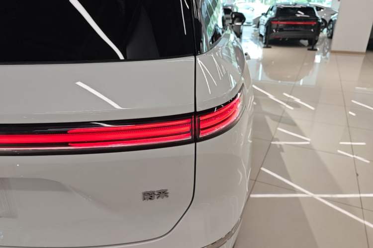 Used Nio ES8 2026 Model 6-seat Executive Signature Edition Right Rear Taillight