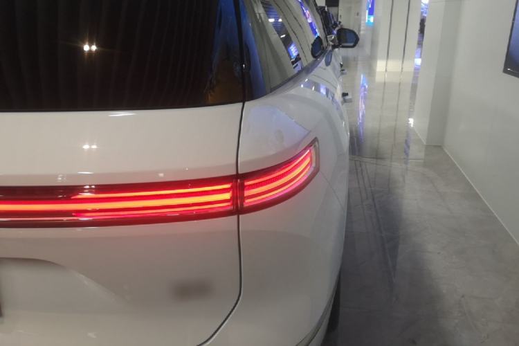Used Nio ES8 2026 Model 6-seat Executive Luxury Edition Right Rear Taillight