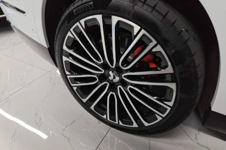 Used Nio ES8 2026 Model 6-seat Executive Signature Edition Right Rear Wheel Hub