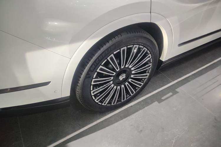Used Nio ES8 2026 Model 6-seat Executive Luxury Edition Right Rear Wheel Hub