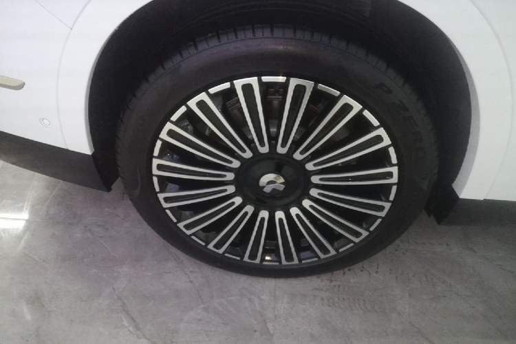 Used Nio ES8 2026 Model 6-seat Executive Luxury Edition Right Rear Wheel Hub