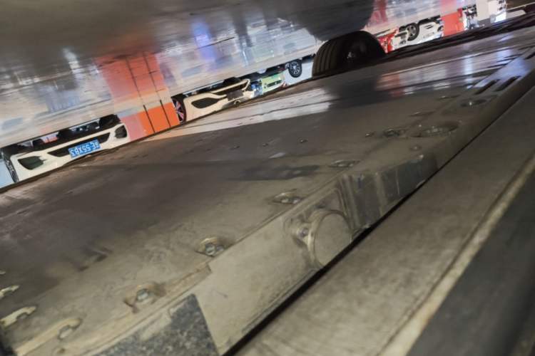 Used Nio ES8 2026 Model 6-seat Executive Signature Edition Right Side Sill