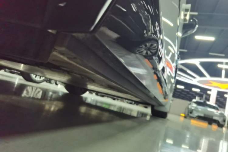Used Nio ES8 2026 Model 6-seat Executive Luxury Edition Right Side Sill