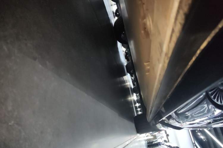 Used Nio ES8 2026 Model 6-seat Executive Luxury Edition Right Side Sill