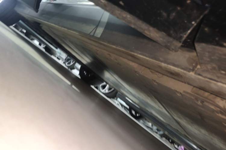 Used Nio ES8 2026 Model 6-seat Executive Luxury Edition Right Side Sill