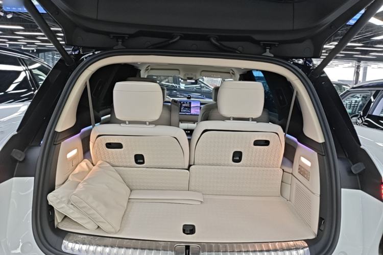 Used Nio ES8 2026 Model 6-seat Executive Signature Edition Trunk