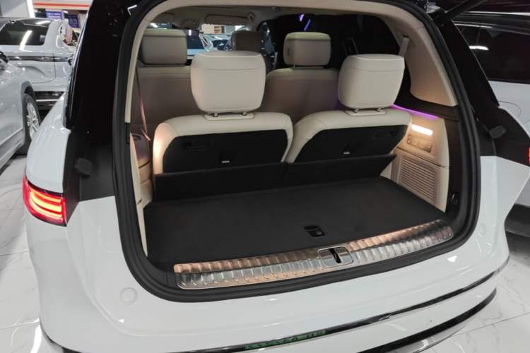 Used Nio ES8 2026 Model 6-seat Executive Signature Edition Trunk
