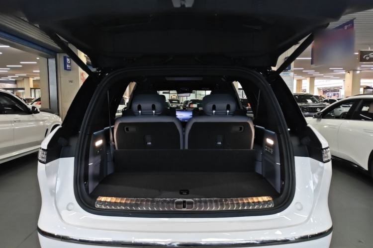 Used Nio ES8 2026 Model 6-seat Executive Luxury Edition Trunk