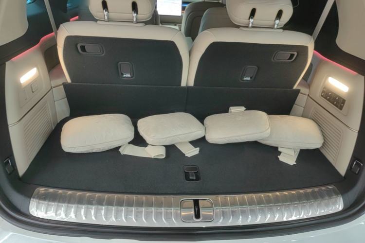 Used Nio ES8 2026 Model 6-seat Executive Signature Edition Trunk
