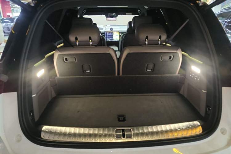 Used Nio ES8 2026 Model 6-seat Executive Signature Edition Trunk