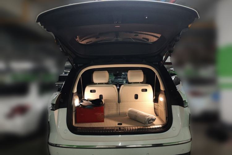 Used Nio ES8 2026 Model 6-seat Executive Signature Edition Trunk
