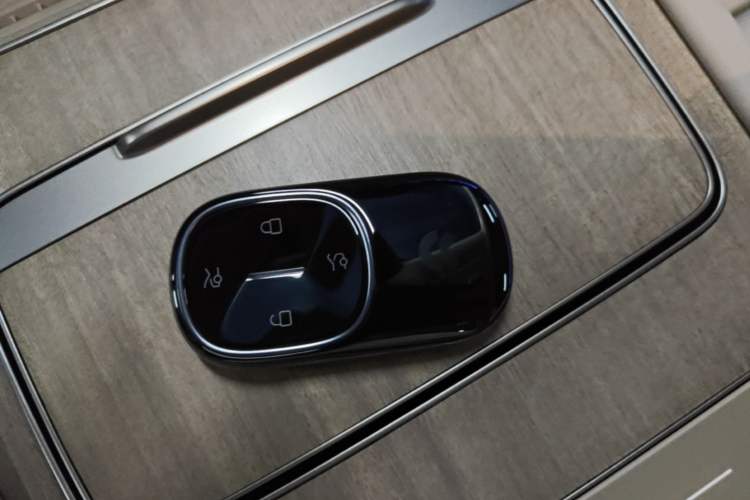 Used Nio ES8 2026 Model 6-seat Executive Signature Edition Vehicle Key