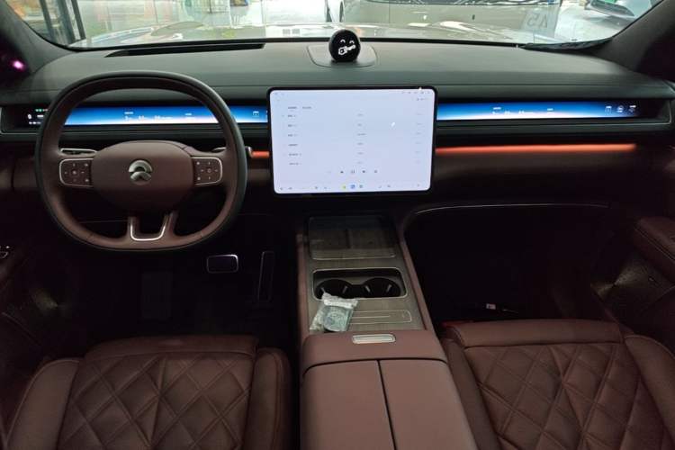 Used Nio ES8 2026 Model 6-seat Executive Signature Edition Center Console