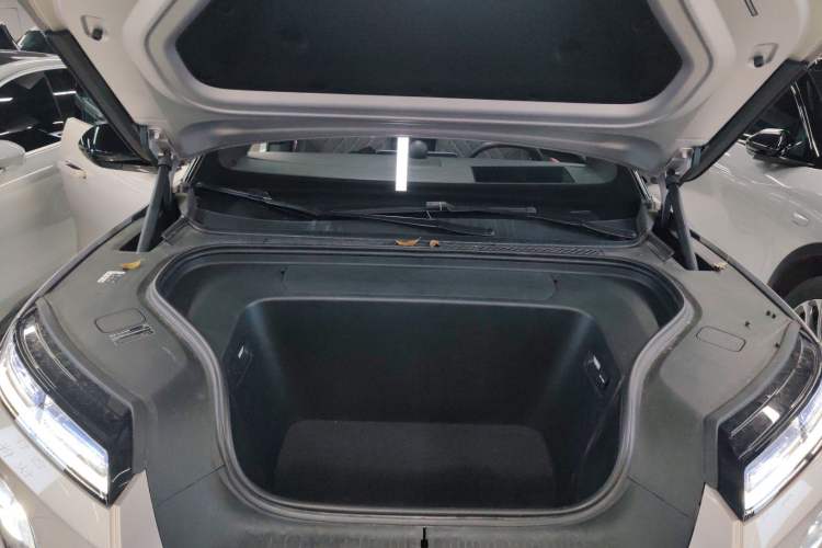 Used Nio ES8 2026 Model 6-seat Executive Signature Edition Engine Bay
